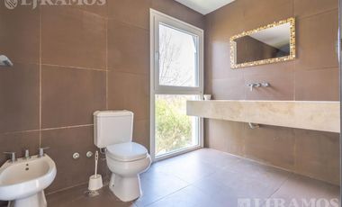 Casa con 3 dormitorios en venta  en Los Sauces - Nordelta