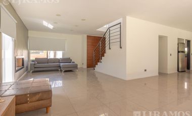 Casa con 3 dormitorios en venta  en Los Sauces - Nordelta