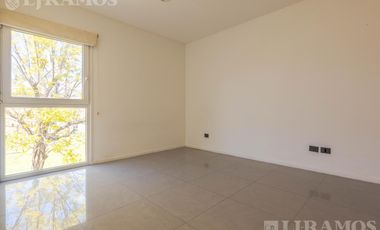 Casa con 3 dormitorios en venta  en Los Sauces - Nordelta