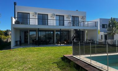 Casa en Venta - Costa Esmeralda Barrio Ecuestre