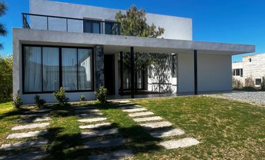 Casa en Venta - Costa Esmeralda Barrio Ecuestre