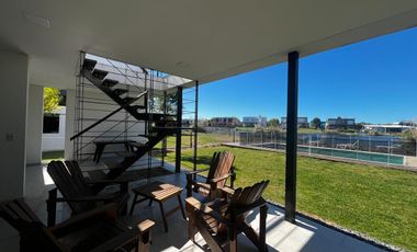 Casa en Venta - Costa Esmeralda Barrio Ecuestre