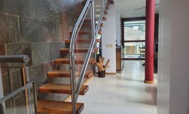 CASA MODERNA 4 AMBIENTES A MTS DE SEGUI, SOBRE LA CALLE QUINTANA AL 500