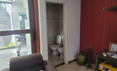 CASA MODERNA 4 AMBIENTES A MTS DE SEGUI, SOBRE LA CALLE QUINTANA AL 500