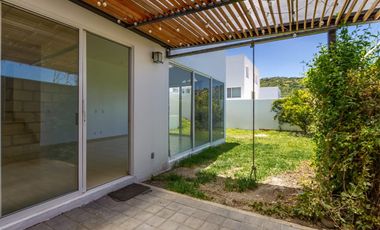 Casa moderna de un nivel en fraccionamiento con amenidades | Querétaro