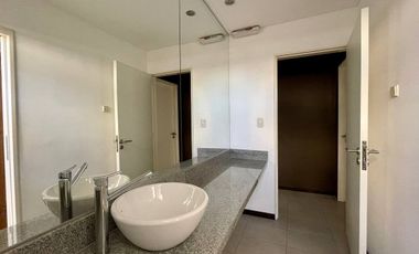 Venta Piso Excl. Depto. 1 Dormit. Cochera incluida en precio. Terraza Exclusiva c/parrillero. Amenities Apto Crédito Hipotecario