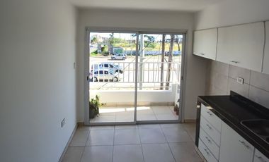 Alquiler departamento 3 ambientes! Con patio