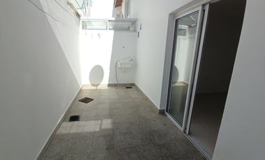 Alquiler departamento 3 ambientes! Con patio