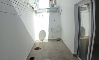 Alquiler departamento 3 ambientes! Con patio