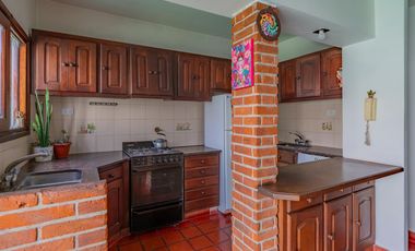 Vivienda de 4 ambientes mas galpón en venta, Alberti 5700, mar del plata.