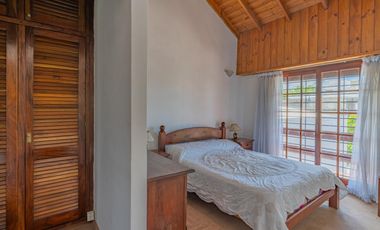 Vivienda de 4 ambientes mas galpón en venta, Alberti 5700, mar del plata.