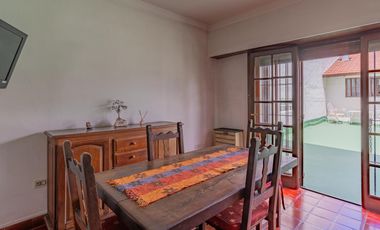 Vivienda de 4 ambientes mas galpón en venta, Alberti 5700, mar del plata.