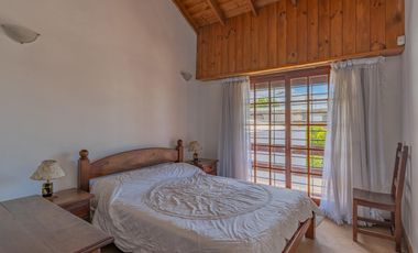 Vivienda de 4 ambientes mas galpón en venta, Alberti 5700, mar del plata.