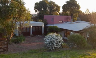 Casa en venta - 4 Dormitorios 2 Baños - Cochera - 744Mts2 - Sierra de Los Padres