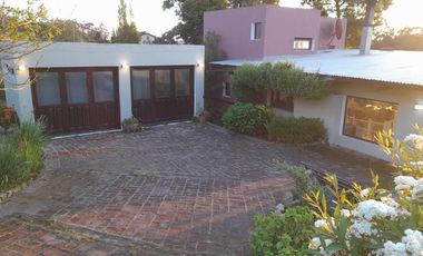 Casa en venta - 4 Dormitorios 2 Baños - Cochera - 744Mts2 - Sierra de Los Padres