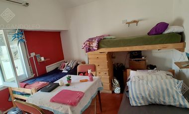 Excelente Piso sobre la Avda. en Escalada Centro fte al FCGR - Residencia Universitaria!!!