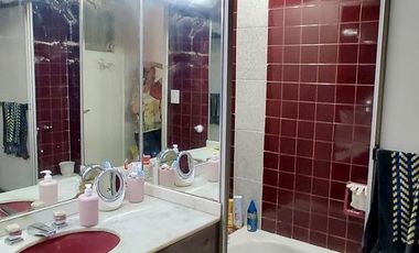 Excelente Piso sobre la Avda. en Escalada Centro fte al FCGR - Residencia Universitaria!!!