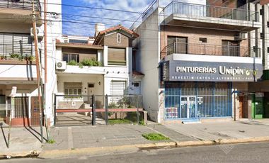 Excelente Piso sobre la Avda. en Escalada Centro fte al FCGR - Residencia Universitaria!!!