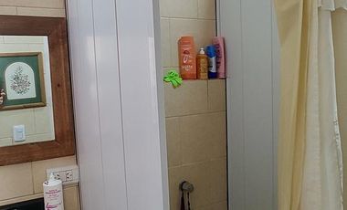 Excelente Piso sobre la Avda. en Escalada Centro fte al FCGR - Residencia Universitaria!!!