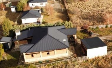 Casa en venta - 5 Dormitorios 3 Baños - Cochera - 1.200Mts2 - Junín de Los Andes