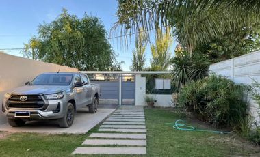 Casa en venta - 2 Dormitorios 1 Baño - 370Mts2 - Villa Parque Sicardi