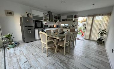 Casa en venta - 2 Dormitorios 1 Baño - 370Mts2 - Villa Parque Sicardi