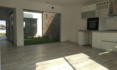 Casa en venta - 2 Dormitorios 1 Baño - 370Mts2 - Villa Parque Sicardi