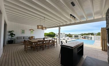 Casa en venta - 4 Dormitorios 2 Baños - 1.002Mts2 - Pinamar