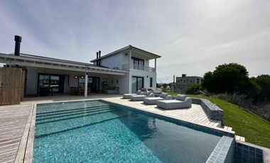 Casa en venta - 4 Dormitorios 2 Baños - 1.002Mts2 - Pinamar