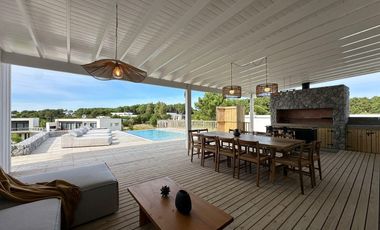 Casa en venta - 4 Dormitorios 2 Baños - 1.002Mts2 - Pinamar