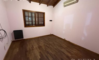 Venta casa 4 ambientes con cochera en Quilmes