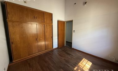 Venta casa 4 ambientes con cochera en Quilmes