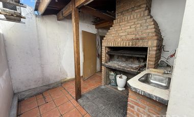 Venta casa 4 ambientes con cochera en Quilmes