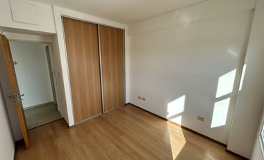 2 AMBIENTES AMPLIOS COCINA SEPARADA CON COCHERA