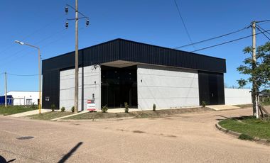 Galpón ubicado en Luciana Rios y Lisandro De La Torre