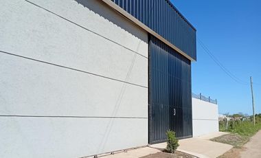 Galpón ubicado en Luciana Rios y Lisandro De La Torre