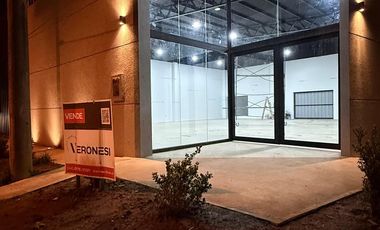 Galpón ubicado en Luciana Rios y Lisandro De La Torre