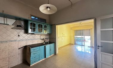 VENTA 2 CASAS 3 AMBIENTES PATIO GALPÓN LANÚS OESTE