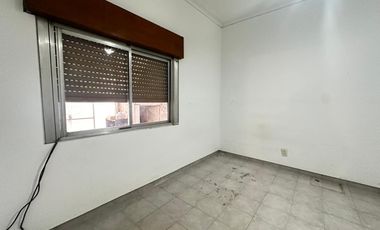 VENTA 2 CASAS 3 AMBIENTES PATIO GALPÓN LANÚS OESTE