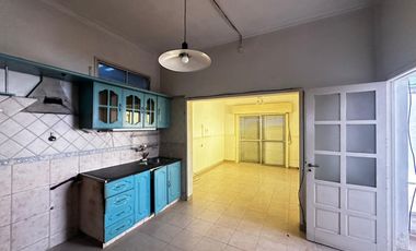 VENTA 2 CASAS 3 AMBIENTES PATIO GALPÓN LANÚS OESTE