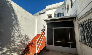 VENTA 2 CASAS 3 AMBIENTES PATIO GALPÓN LANÚS OESTE