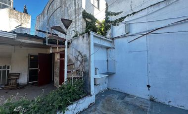 VENTA 2 CASAS 3 AMBIENTES PATIO GALPÓN LANÚS OESTE