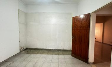 VENTA 2 CASAS 3 AMBIENTES PATIO GALPÓN LANÚS OESTE