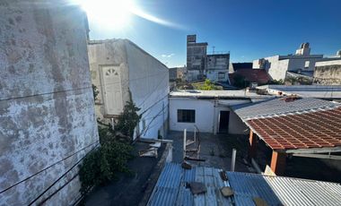 VENTA 2 CASAS 3 AMBIENTES PATIO GALPÓN LANÚS OESTE