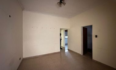 VENTA 2 CASAS 3 AMBIENTES PATIO GALPÓN LANÚS OESTE
