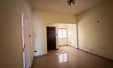 VENTA 2 CASAS 3 AMBIENTES PATIO GALPÓN LANÚS OESTE