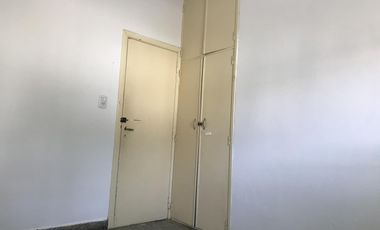 Casa tipo departamento 3 ambientes a metros de Antártida e Yrigoyen