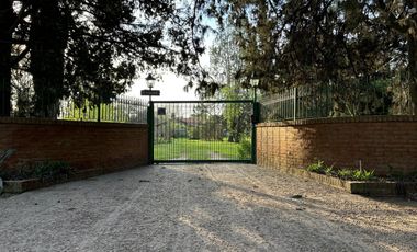 Quinta en venta - 3 Dormitorios 2 Baños - Cochera - 24.149Mts2 - La Plata