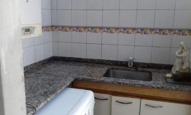 Casa en venta - 2 Dormitorios 1 Baño - Quilmes