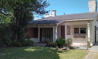 Casa en venta - 3 Dormitorios 2 Baños - 300Mts2 - Necochea